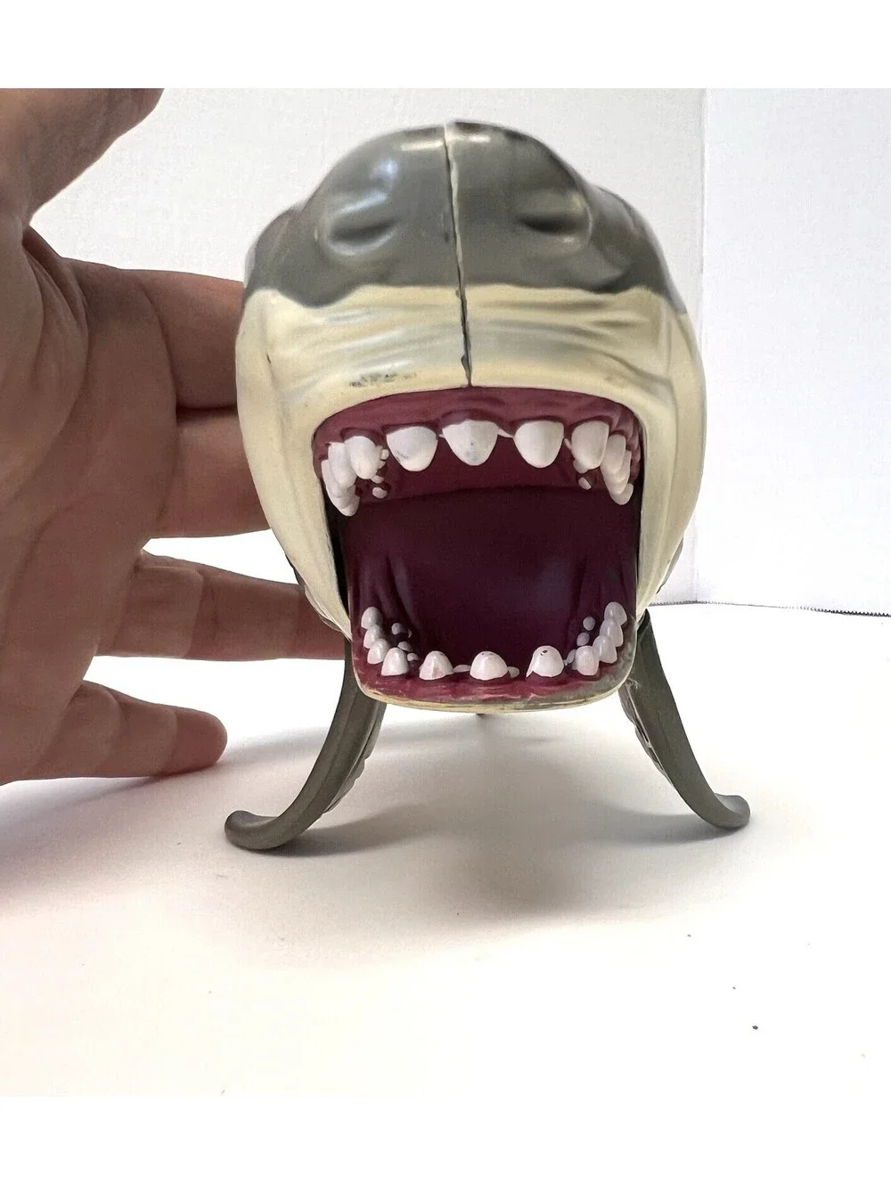 Vintage Toys R Us Shark Figure Biting Action Fin Chomp 8